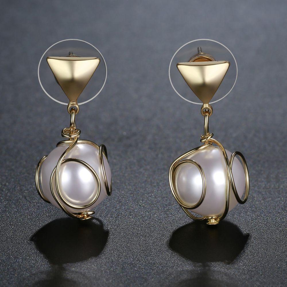 Elegant Pearl Drop Earrings -KFJE0409 - KHAISTA2